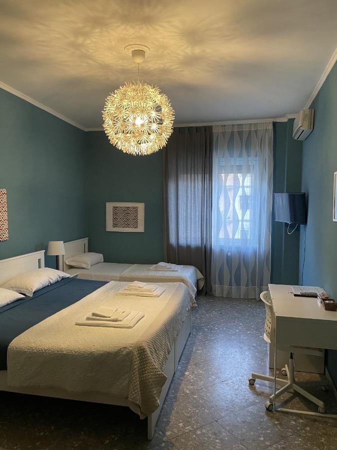 Interno1 Bari Policlinico Hotel Bagian luar foto