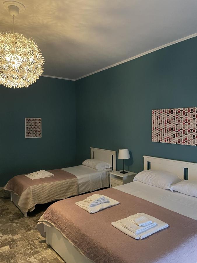 Interno1 Bari Policlinico Hotel Bagian luar foto