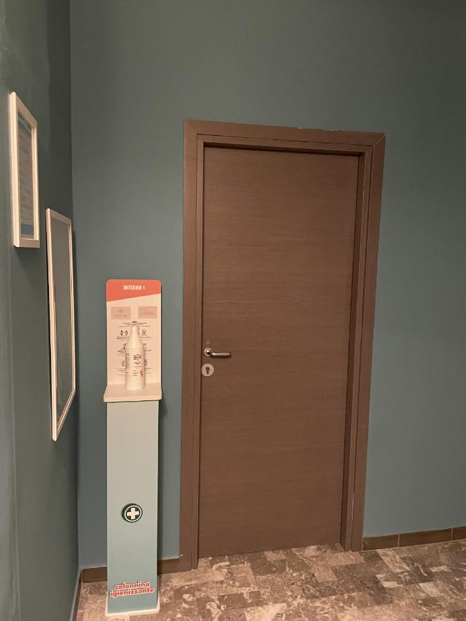 Interno1 Bari Policlinico Hotel Bagian luar foto