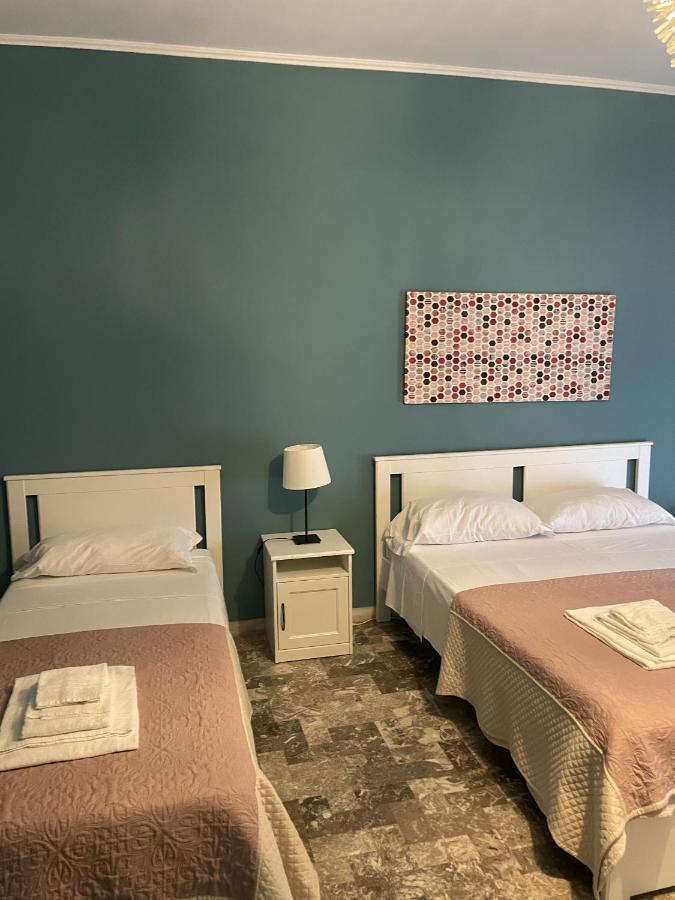 Interno1 Bari Policlinico Hotel Bagian luar foto